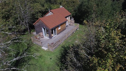 La Petite Maison Conjat, Location de Vacances à Saint-Julien-le-Petit
