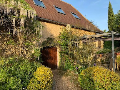 La Maison De La Tour, Location de Vacances à Saint-Chamassy