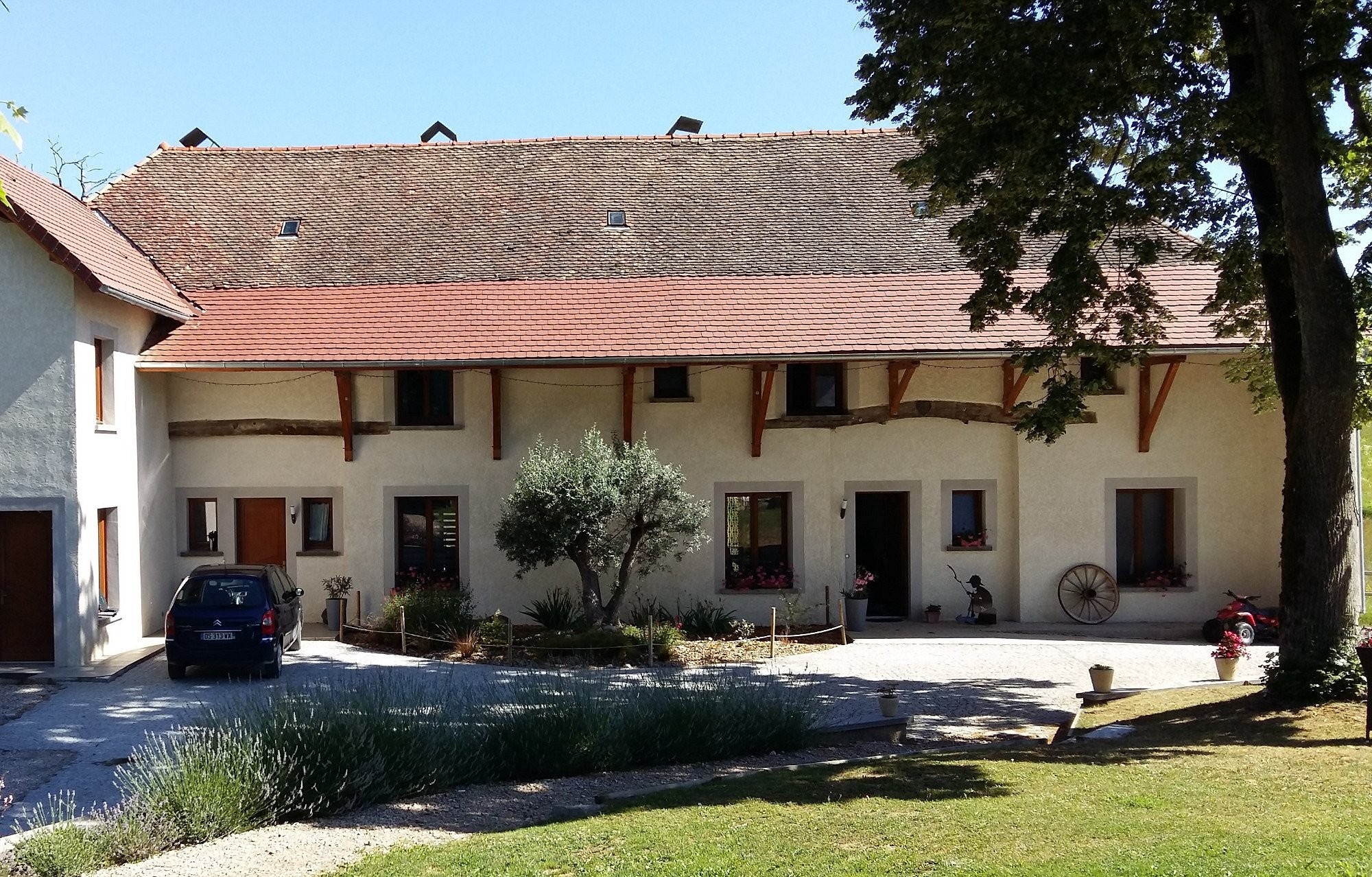 L Hyppos Camp, Chambre d'Hôtes à Corbelin