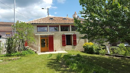 Denelle Isabelle, Chambre d'Hôtes à Roussines