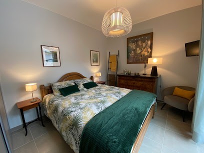 Sous Les Chênes Verts, Chambre d'Hôtes à Castries