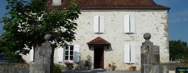 Maison béarnaise - Votre gîte dans le coeur du Béarn des Gaves, Location de Vacances à Susmiou