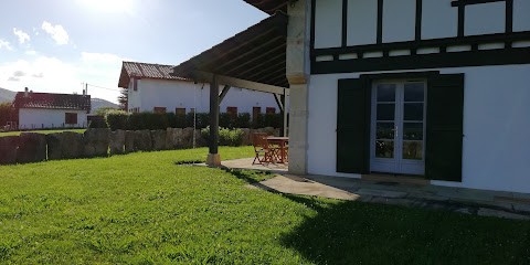 Chambre d'Hôte Mendian Sare, Chambre d'Hôtes à Sare