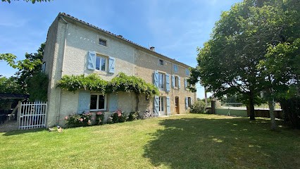 Gîte La Maison De Bosc - Bed & Breakfast With Swimming Pool, Chambre d'Hôtes à Coutens