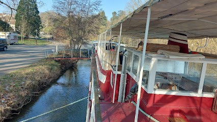 Péniche Ino Lefkothea II, Chambre d'Hôtes à Dole