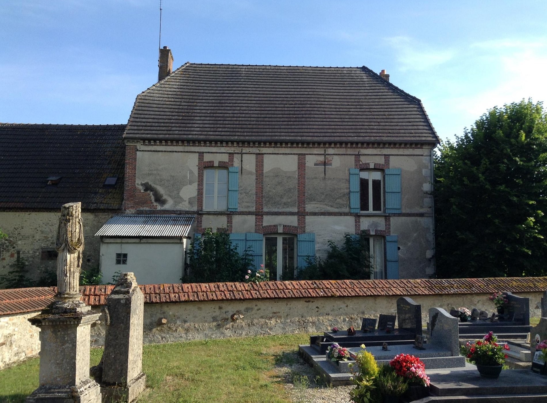 Aupres De L'eglise, Chambre d'Hôtes à Oyes