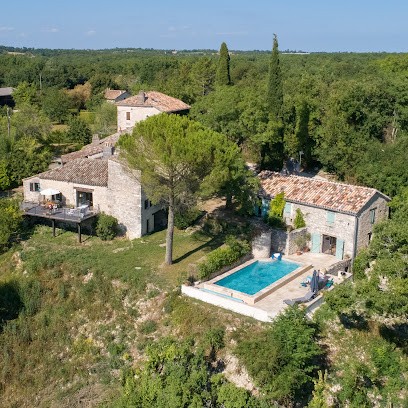 Mas du Loup Quercy, Location de Vacances à Pern