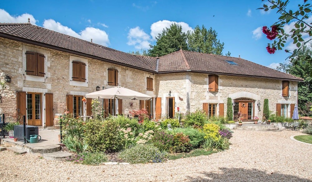 Moulin du Fontcourt, Chambre d'Hôtes à Chasseneuil-sur-Bonnieure