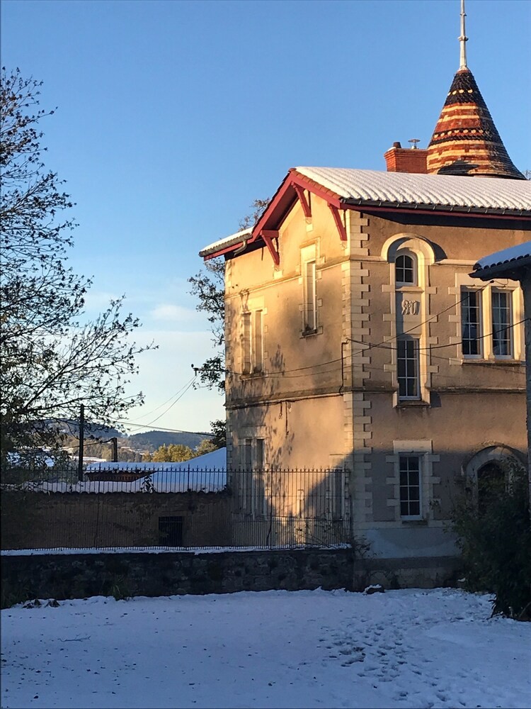 Domaine De La Bourdeliere, Chambre d'Hôtes à Saint-Laurent-de-Chamousset
