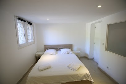 Les Petites Cuves, Location de Vacances à Siran