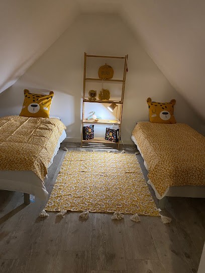 GITE INDEPENDANT DUPLEX COTE DE GRANIT ROSE, Location de Vacances à Pleubian