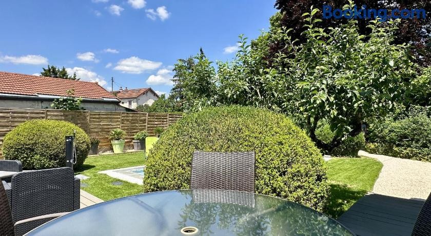 Sous Le Cerisier - Chambres d'Hôtes, Chambre d'Hôtes à Venarey-les-Laumes