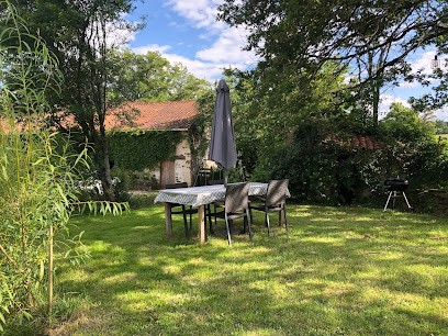 La Maison Mignonne, Location de Vacances à Bussière-Poitevine