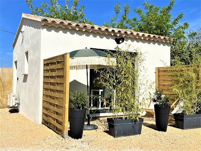 La Maison Blanche, Location de Vacances à Eyragues