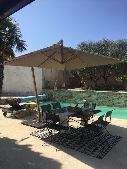 Spa Campagne Design, Chambre d'Hôtes à Thairé