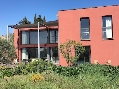 Belle Chambre Avec Vue Dans Maison D'architecte, Chambre d'Hôtes à Pujaut