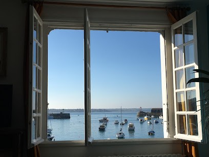 Le 13 : Location De Vacances Face à La Mer : Gîte Meublé 2 étoiles Sur Le Port De Granville ( Normandie )., Location de Vacances à Granville