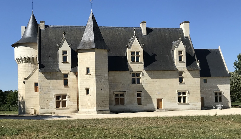 Les Trois-Moutiers, Maison D'hôtes aux Trois-Moutiers