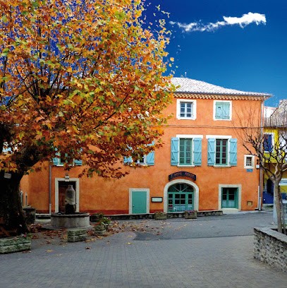 Des lits sur la place, Chambre d'Hôtes à Hérépian