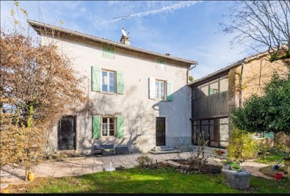 Chambre d'hôtes Les Charmilles, Chambre d'Hôtes à Sérézin-de-la-Tour