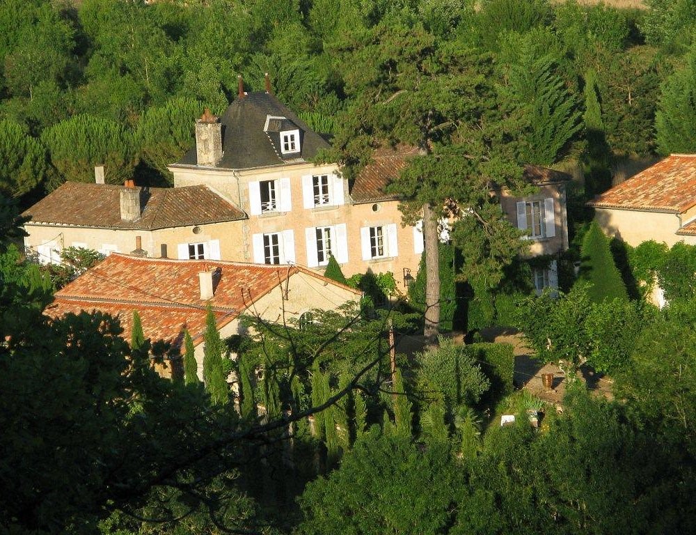 Bed and Breakfast Les Cours du Clain, Chambre d'Hôtes à Poitiers