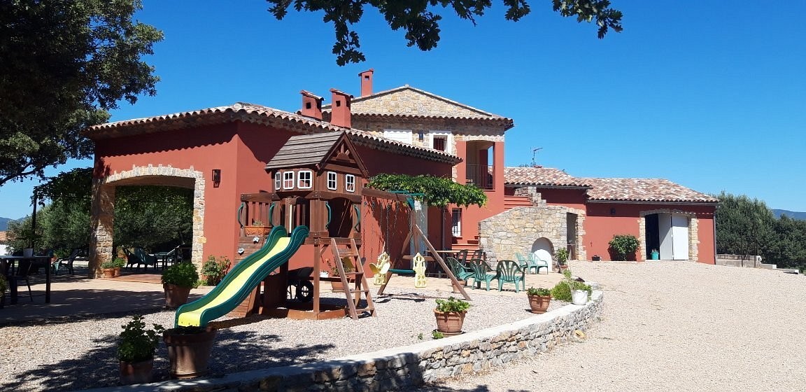 LA BASTIDE DE NINI, Chambre d'Hôtes à Carcès