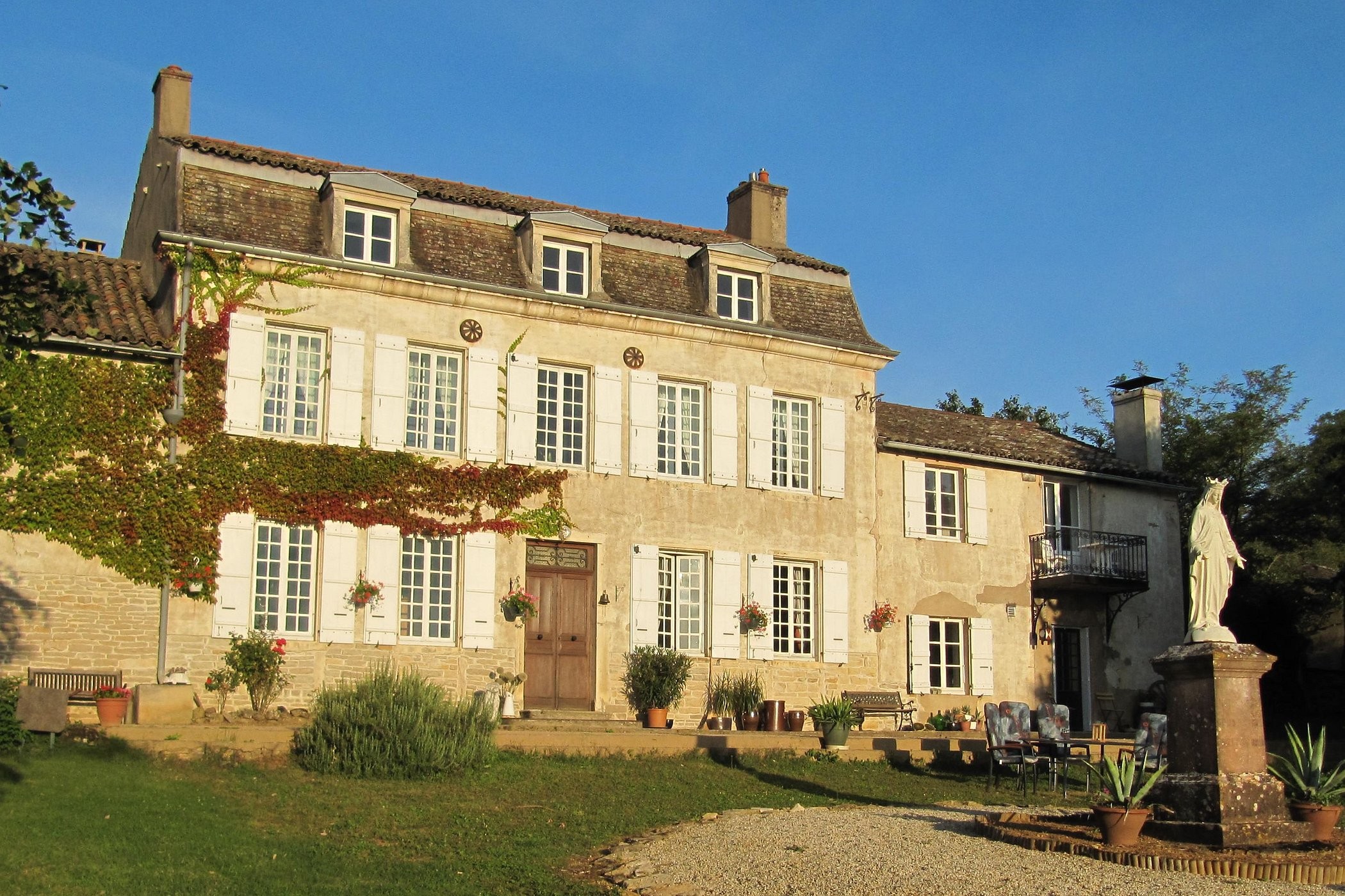 La Montagne Chambres d'Hôtes, Chambre d'Hôtes à Tournus