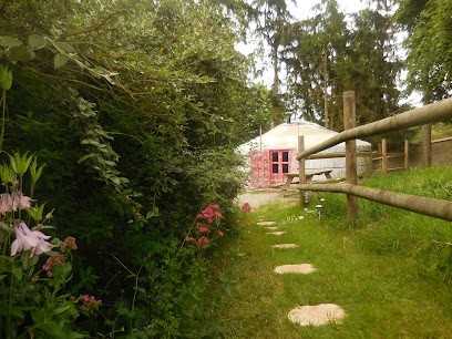 La Yourte Rouge, Chambre d'Hôtes à Saint-Lubin-des-Joncherets