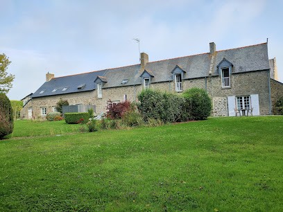 The Hindré Guest Rooms 3 Ears And Studio Rentals, Chambre d'Hôtes à Saint-Coulomb