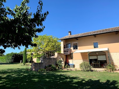 Opa Beach, Chambre d'Hôtes à Chânes