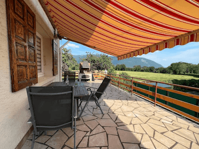 La Maison Des Vues Imprenables, Location De Vacances à Champagne-en-Valromey