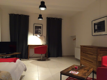 Le Studio Du Château, Location De Vacances à Auriac-sur-Vendinelle