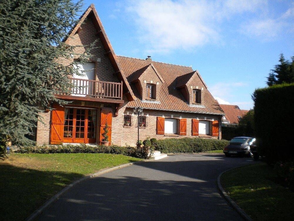 LE CEDRE BLEU, Chambre d'Hôtes à Dainville