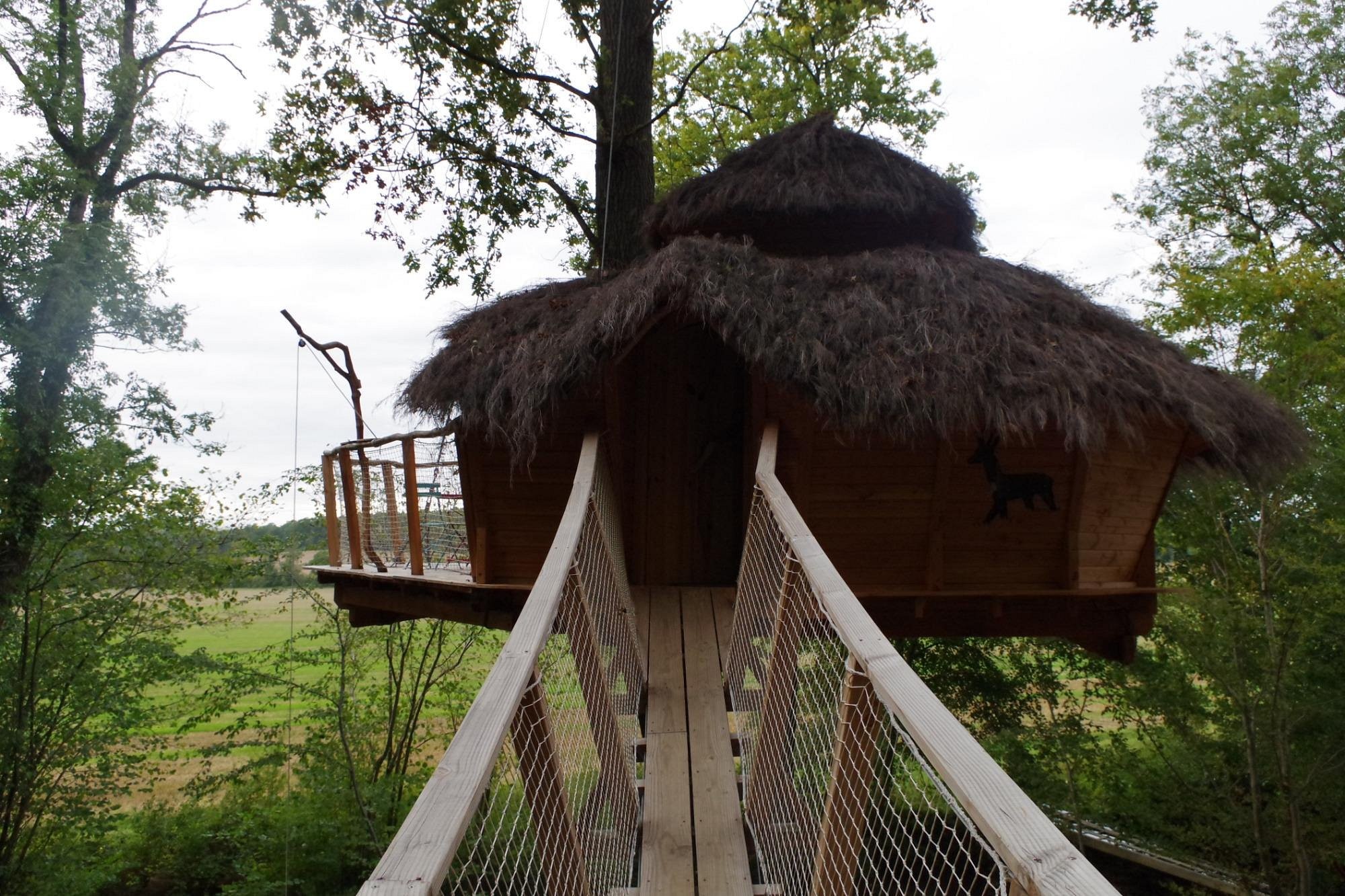 The cabins at Wood East, Chambre d'Hôtes à Briel-sur-Barse