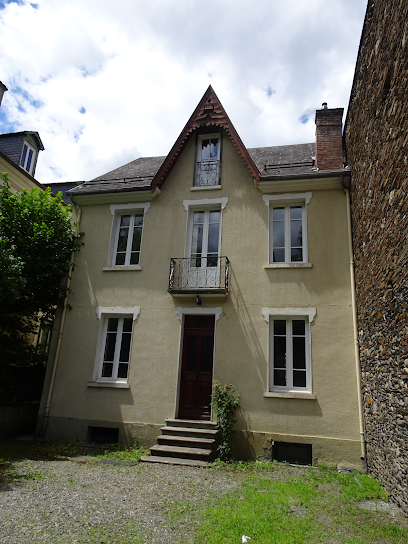 Le Clos Du Casino " Votre Meublé Au Cœur Des Pyrénées ", Location De Vacances à Bagnères-de-Luchon
