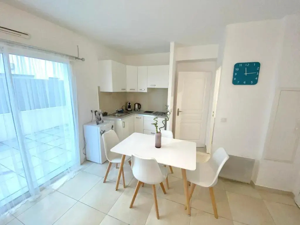 Studio Plage Pointe Rouge, Location De Vacances à Marseille 08