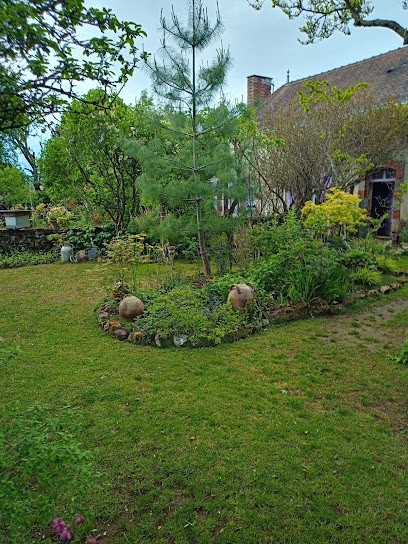 Un jardin de poésies - Villa Hortense, Chambre d'Hôtes à Souligné-sous-Ballon