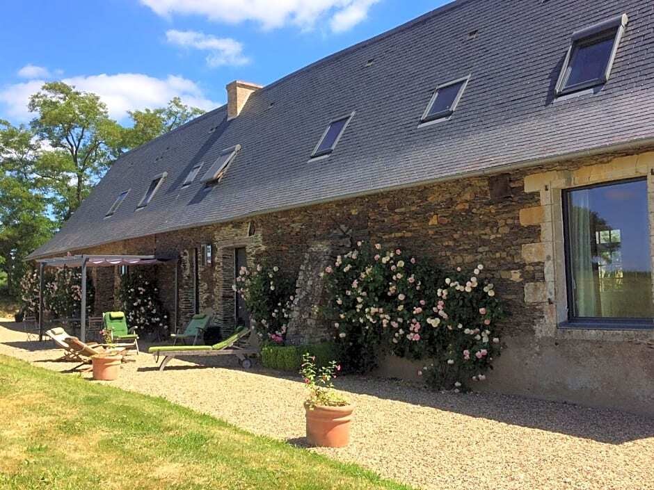 Jolie Longère Du XVIIè, Chambre d'Hôtes à La Jaille-Yvon