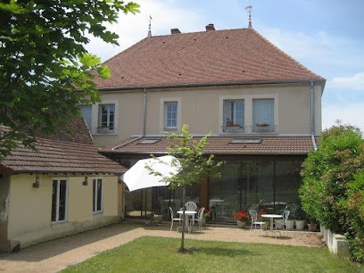 Domaine Le Pré de la Serve, Chambre d'Hôtes à Lugny-lès-Charolles