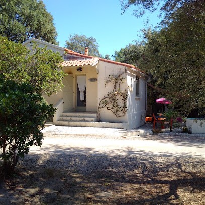 MINI VILLA LES CASALIS EN CORSE, Location de Vacances à Sari-Solenzara
