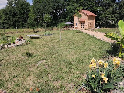 Chambres D'hôtes Au Chants Des Oiseaux Châlets Privés Avec Piscine, Chambre d'Hôtes à Varen