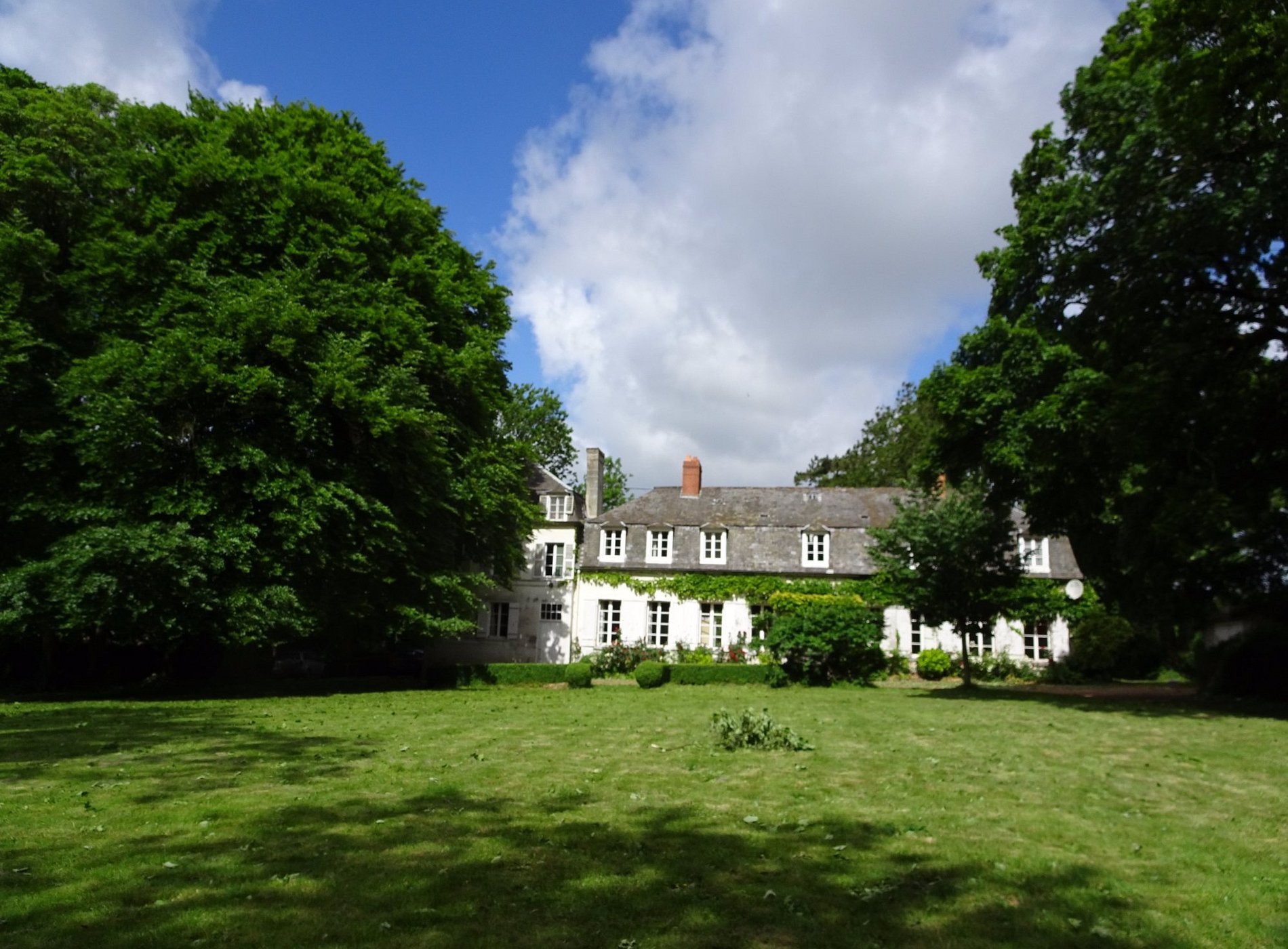 La Tour Blanche, Chambre d'Hôtes à Forest-Montiers