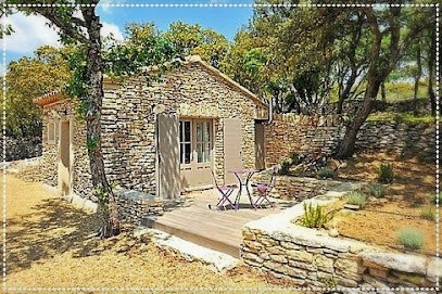 Luberon Home Sitting, Location de Vacances à Saint-Saturnin-lès-Apt
