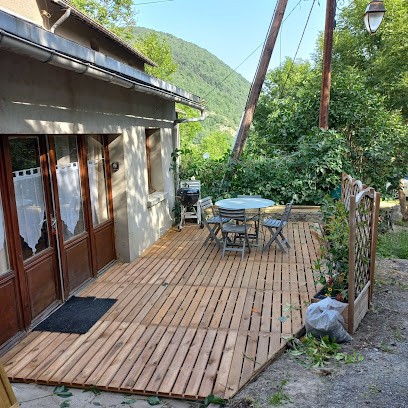 Gite le Gatou, Location de Vacances à Escouloubre