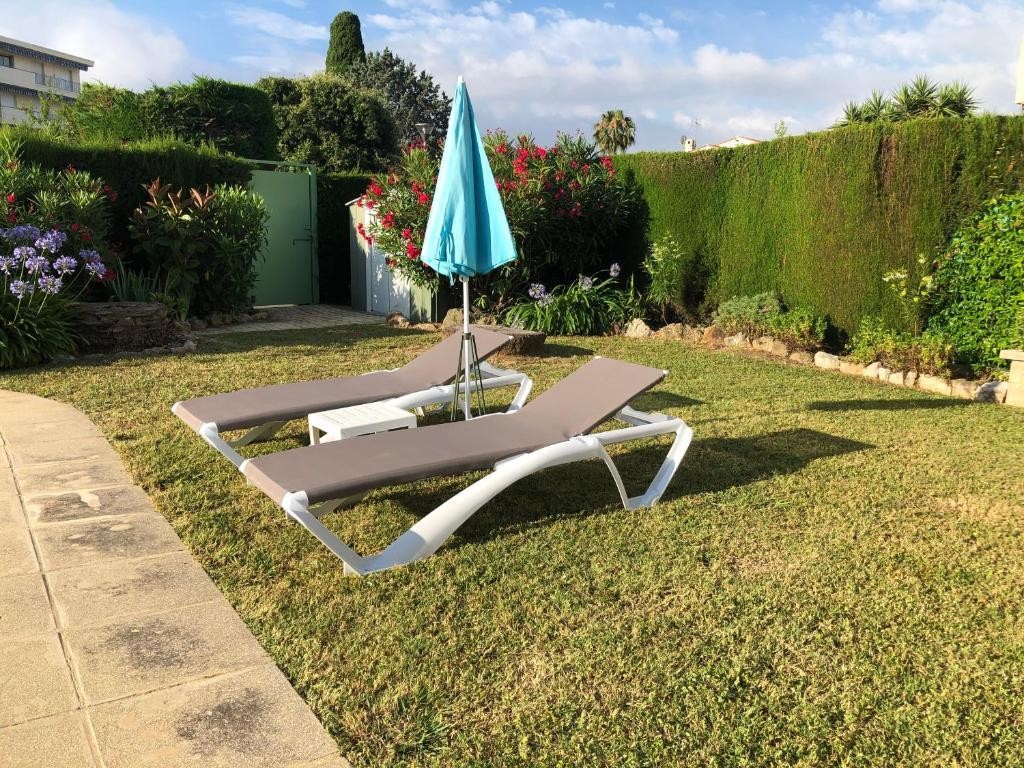 Villa Rimbaud Chambre D’hôte Avec Piscine Proche Mer, Chambre d'Hôtes à Cagnes-sur-Mer