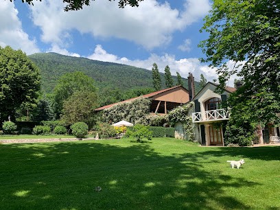 Le Chateau d'Echenevex, Location de Vacances à Échenevex