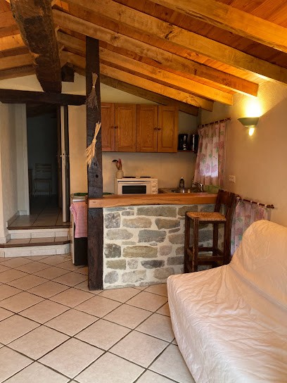 Gîte Les Granges, Location de Vacances à Crupies