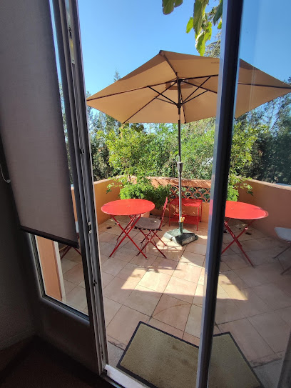 La Rustique: Location Saisonniere De Studio Indépendant Dans Villa., Location De Vacances à Saint-Vallier-de-Thiey