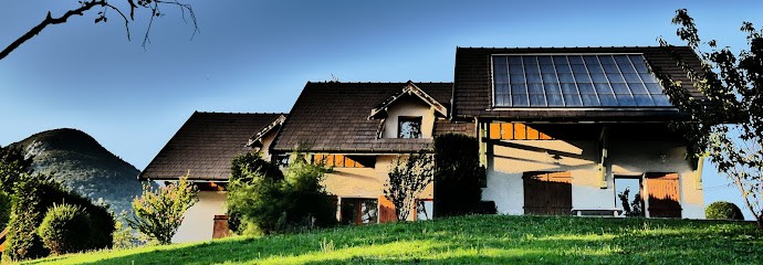 Chalets Vacances Riante Colline Lac d'Annecy, Location de Vacances à Alex