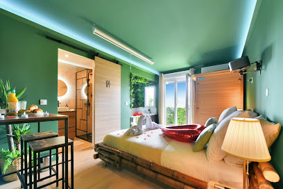 Jungle Room - Spa | Sauna | Jacuzzi | Vidéo-Projecteur | Love Room, Location De Vacances à Cannes